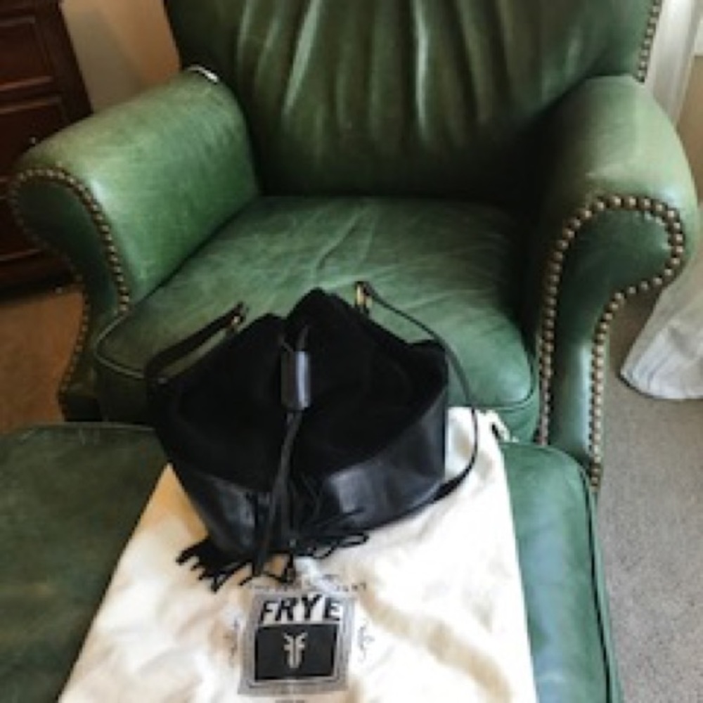 Frye page black Leather bucket bag